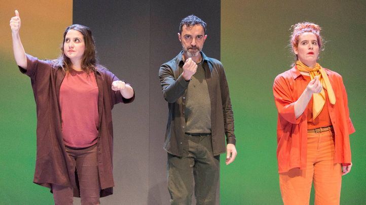 Camila Viyuela, Ángel Ruiz y Silvia de Pe en El tiempo todo locura