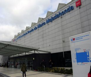 Retirados los vehículos de alta gama aparcados sin permiso en el Puerta de Hierro