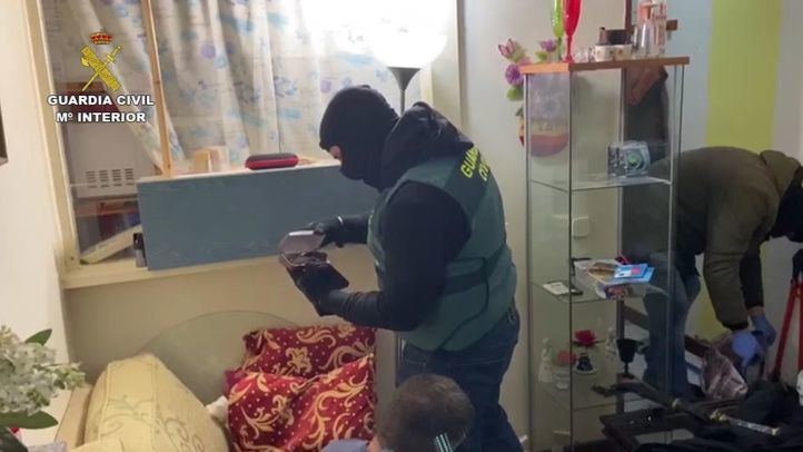 Los detenidos son cuatro ciudadanos rumanos con edades entre los 20 y los 46 años.