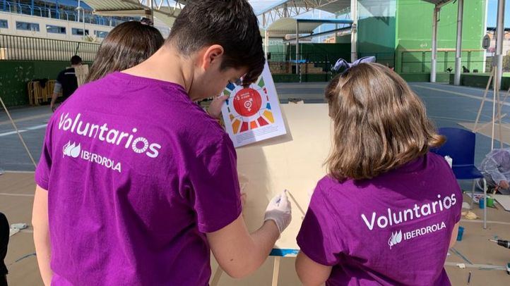 Voluntarios de Iberdrola celebran el Día Internacional de la Mujer con APANID Getafe y Cear Getafe