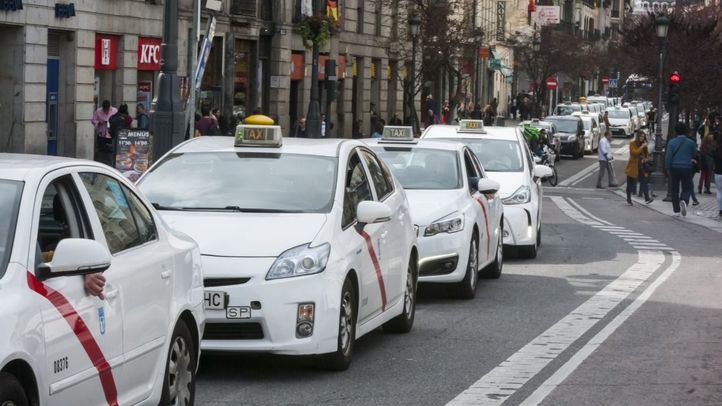 Taxis y VTC trasladarán 'de forma altruista' a sanitarios que atiendan a domicilio