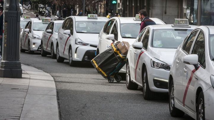 Taxis y VTCs solo podrán transportar a un viajero