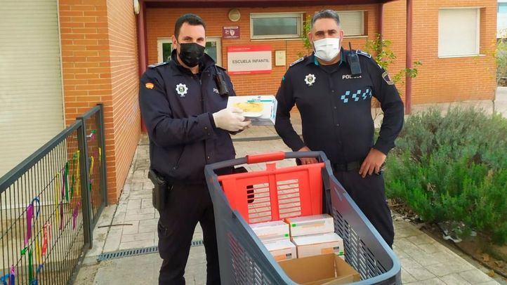 Clece dona material de protección a la Policía Municipal de Parla.