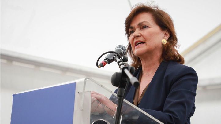 Carmen Calvo, ingresada por problemas respiratorios