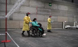 Primera alta de un paciente atendido en Ifema