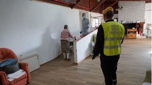 El Ejército encuentra cadáveres de ancianos en residencias