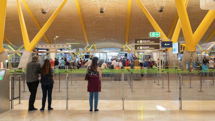 Aena cerrará terminales de Barajas y El Prat para adaptarse al menor tráfico