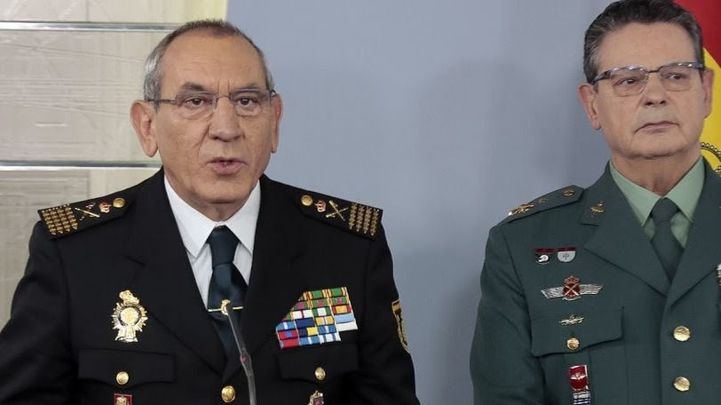 A la izquierda, el director adjunto operativo (DAO) de la Policía Nacional, José Ángel González