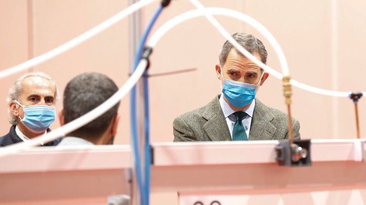 El Rey visita el hospital de emergencia instalado en Ifema