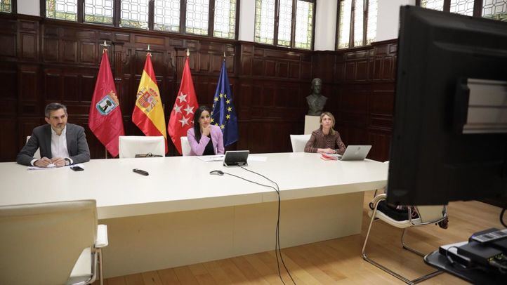 La vicealcaldesa de Madrid, Begoña Villacís, preside la Junta de Gobierno junto a los concejales Pepe Aniorte y Silvia Saavedra.