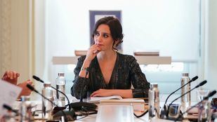 Ayuso avisa de que no descuidará tras la crisis los proyectos en los municipios
