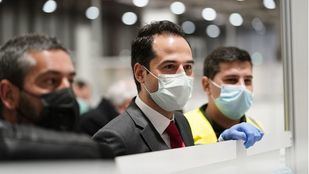 Aguado agradece al personal sanitario su "sacrificio y compromiso"