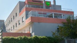 Cadáveres sin retirar y falta de medios en una residencia de Valdemoro, según los trabajadores