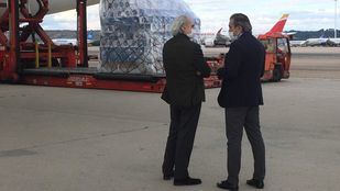 Aterriza en Madrid uno de los aviones de la Comunidad con material sanitario