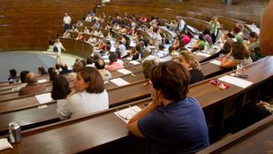Aplazadas a 2021 las oposiciones a profesor de Secundaria en Madrid