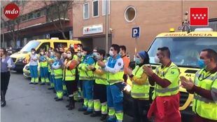 Los sanitarios dedican su aplauso al miembro del SUMMA fallecido