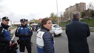 Almeida supervisa un control policial para evitar desplazamientos indebidos