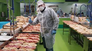 Turismo Solidario negocia con el Wanda abrir sus cocinas para dar comidas a personas sin recursos