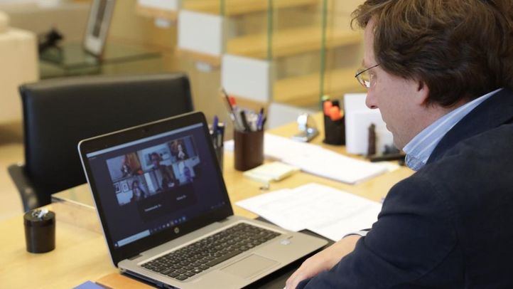 Madrid se suma a otras seis alcaldías en una declaración con peticiones a Sánchez