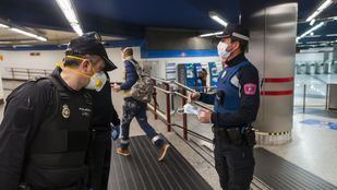 El Gobierno ha distribuido 1,4 millones de mascarillas en estaciones y ayuntamientos de la región