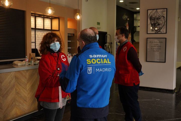 Un centenar de personas sin hogar y con coronavirus se alojarán desde este viernes en un hotel de Madrid