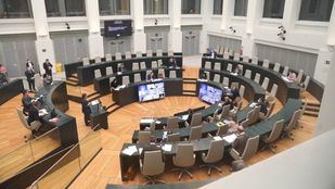 Salida de los niños, paralización de embargos y ayudas culturales, peticiones de la oposición