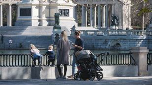 Los menores de hasta 14 años podrán salir a la calle, pero no dar paseos