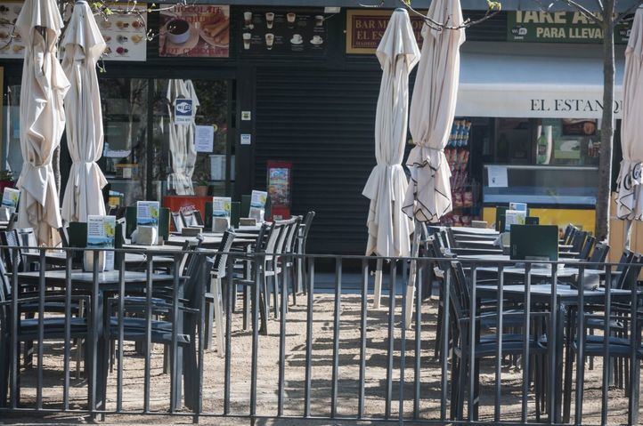 Madrid ampliará la temporada de terrazas más allá del 31 de octubre y reducirá un 25% la tasa