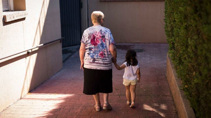 Hasta 3 niños con un adulto podrán salir desde el domingo 1 hora y llevar una pelota o patinete