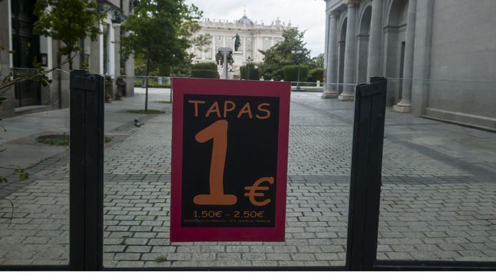 Cartel de un restaurante, en una foto de archivo