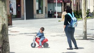 Las redes denuncian una salida masiva de familias sin respetar las normas para pasear con niños