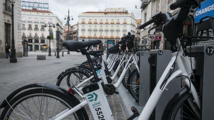 Las estaciones y bicicletas se desinfectan todas las noches para minimizar los riesgos de contagio.