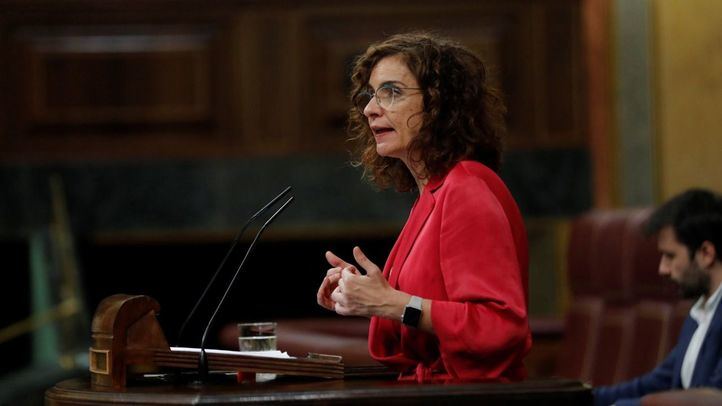La ministra de Hacienda, María Jesús Montero, interviene en el pleno celebrado este miércoles en el Congreso de los Diputados.