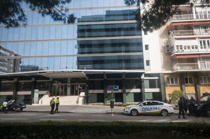 Llegada de los primeros enfermos al Hotel Colon.