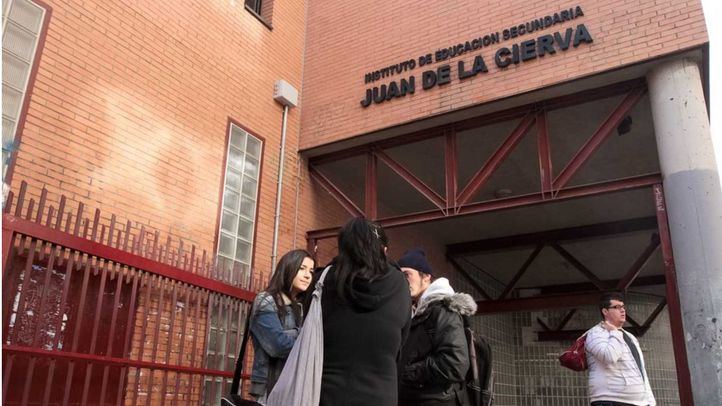 Estudiantes de secundaria y/o bachillerato en el Instituto Juan de la Cierva.