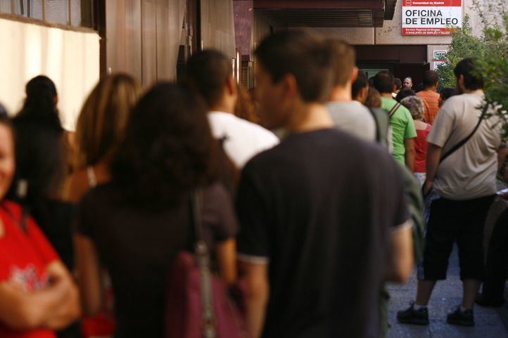 El paro en Madrid se dispara a causa del COVID y aumenta un 11,34% en abril