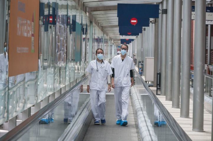 Madrid contabiliza 10.782 contagios de Covid-19 en sanitarios