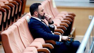 Abascal acude a la Asamblea de Madrid a apoyar a su equipo