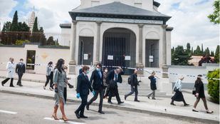 Ofrenda floral, pero no reparto de agua bendecida en la misa en honor al santo