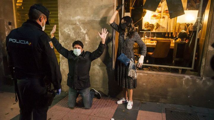 Agente en la manifestación de Núñez de Balboa