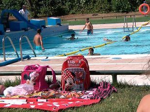 Las condiciones para abrir las piscinas recreativas, "alejadas de realidad", según los administradores de fincas