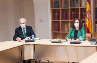 Ruiz Escudero niega instrucciones para no atender en hospitales a pacientes de residencias