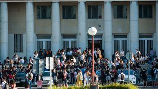 El Gobierno elimina el requisito académico para recibir becas