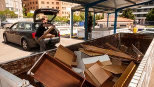 Madrid reanuda desde este miércoles la recogida de muebles y enseres