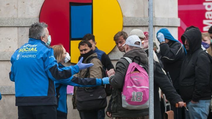 El 'albergue' para sin hogar de Ifema cierra el 31 de mayo y el de Samaranch en julio