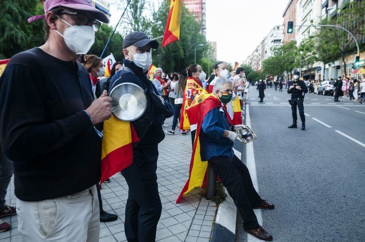 Concentración contra Pedro Sánchez en el Paseo de La Habana.