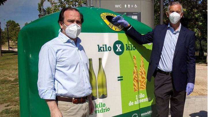 De izq. a dcha. Borja Carabante, Delegado de Medio Ambiente y Movilidad del Ayto. de Madrid y José Manuel Núñez-Lagos, Director General de Ecovidrio.