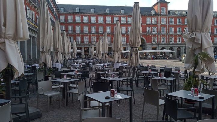Solo el 15% de las terrazas de la Plaza Mayor abren el primer día de la fase 1