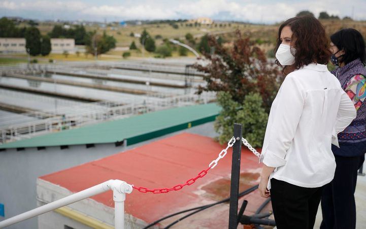 Ayuso visita la Estación de Tratamiento de Agua Potable (ETAP) en Colmenar Viejo