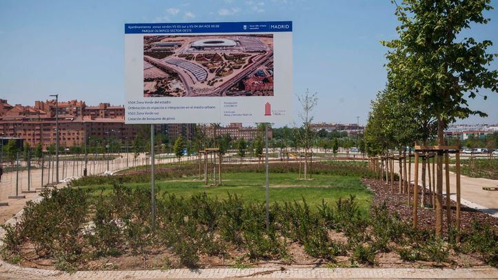 Jardines que rodean el estadio Wanda Metropolitano, en el distrito de San Blas-Canillejas.